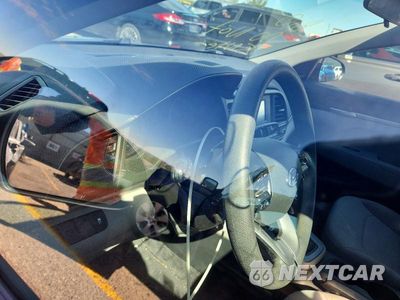 Zdjęcie 9 z 12 samochodu: 2019 HYUNDAI ELANTRA SE VIN:5NPD74LF1KH487042 - miniatura