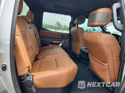 Zdjęcie 10 z 13 samochodu: 2024 TOYOTA TUNDRA 1794 EDITION VIN:5TFMA5DB0RX237048 - miniatura