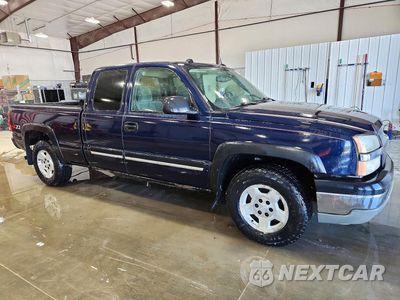 Czwarte zdjęcie samochodu z boku: 2005 CHEVROLET SILVERADO K1500 VIN:1GCEK19Z95Z227245 - miniatura