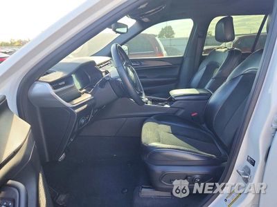 Zdjęcie 7 z 12 samochodu: 2023 JEEP GRAND CHEROKEE LAREDO VIN:1C4RJHAG6PC544042 - miniatura