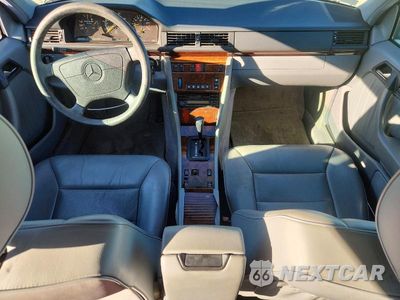 Zdjęcie 8 z 12 samochodu: 1995 MERCEDES-BENZ E 320 BASE VIN:WDBEA32E6SC229442 - miniatura