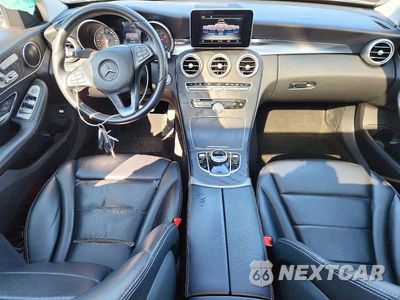 Zdjęcie 8 z 12 samochodu: 2017 MERCEDES-BENZ C 300 4MATIC VIN:55SWF4KB2HU186859 - miniatura