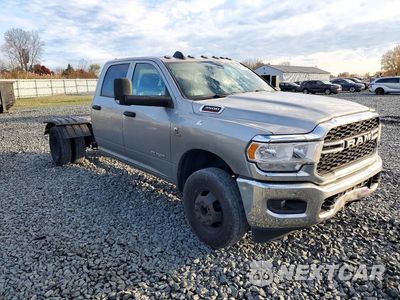 Czwarte zdjęcie samochodu z boku: 2022 RAM 3500 VIN:3C7WRSCLXNG343695 - miniatura