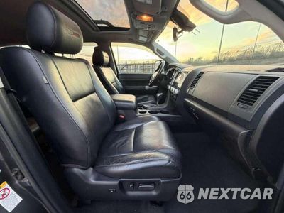 Piąte zdjęcie samochodu w środku: 2021 TOYOTA SEQUOIA TRD PRO VIN:5TDEY5B10MS182254 - miniatura