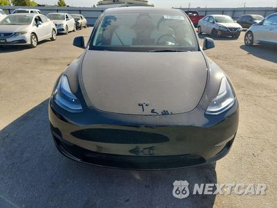 Piąte zdjęcie samochodu w środku: 2023 TESLA MODEL Y VIN:7SAYGDEF7PF809688 - miniatura