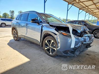 Czwarte zdjęcie samochodu z boku: 2025 TOYOTA COROLLA CROSS HYBRID XSE VIN:7MUFBABG4SV089047 - miniatura
