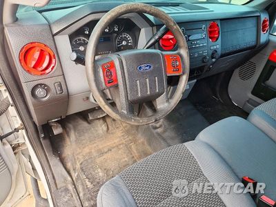 Zdjęcie 8 z 12 samochodu: 2015 FORD F250 SUPER DUTY VIN:1FTBF2A67FEC55178 - miniatura