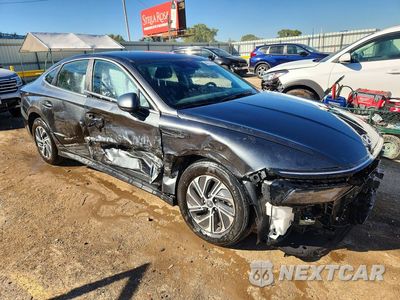 Czwarte zdjęcie samochodu z boku: 2026 HYUNDAI SONATA HYBRID BLUE VIN:KMHL24JJ4TA173911 - miniatura
