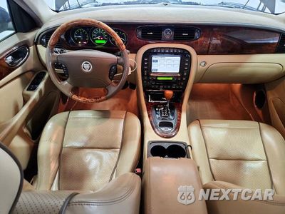 Zdjęcie 8 z 12 samochodu: 2008 JAGUAR XJ8 L VIN:SAJWA79B68SH23148 - miniatura