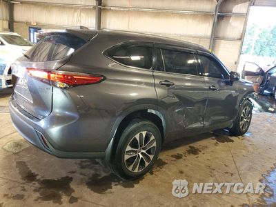 Trzecie zdjęcie samochodu z tyłu: 2021 TOYOTA HIGHLANDER HYBRID XLE VIN:5TDHBRCHXMS515447 - miniatura