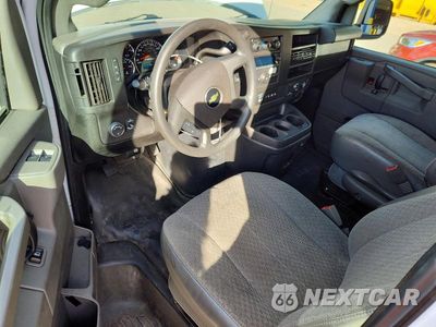 Zdjęcie 8 z 13 samochodu: 2019 CHEVROLET EXPRESS G2500 VIN:1GCWGAFG2K1371853 - miniatura