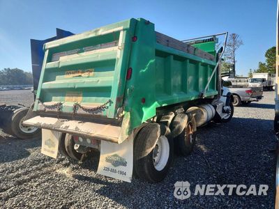 Trzecie zdjęcie samochodu z tyłu: 2017 KENWORTH T880 DUMP TRUCK VIN:1NKZLK0X9HJ148000 - miniatura