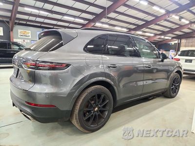 Trzecie zdjęcie samochodu z tyłu: 2019 PORSCHE CAYENNE VIN:WP1AA2AYXKDA08554 - miniatura