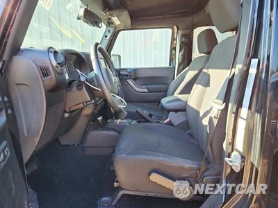Zdjęcie 7 z 13 samochodu: 2016 JEEP WRANGLER UNLIMITED SPORT VIN:1C4BJWDG7GL248612 - miniatura