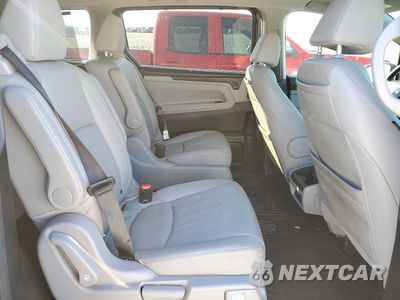 Zdjęcie 11 z 13 samochodu: 2018 HONDA ODYSSEY TOURING VIN:5FNRL6H89JB060146 - miniatura