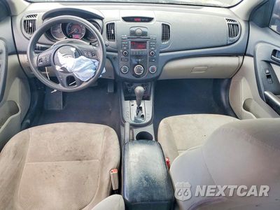 Zdjęcie 8 z 12 samochodu: 2010 KIA FORTE EX VIN:KNAFU4A24A5239154 - miniatura