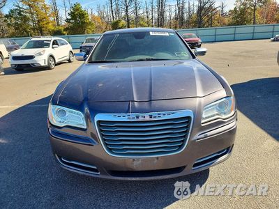 Piąte zdjęcie samochodu w środku: 2014 CHRYSLER 300C VARVATOS VIN:2C3CCADT0EH296966 - miniatura
