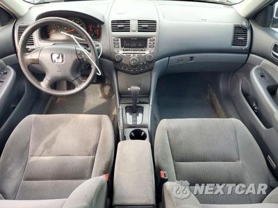 Zdjęcie 8 z 12 samochodu: 2003 HONDA ACCORD LX VIN:1HGCM563X3A050081 - miniatura