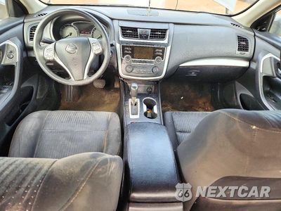 Zdjęcie 8 z 12 samochodu: 2016 NISSAN ALTIMA VIN:1N4AL3AP1GN341628 - miniatura