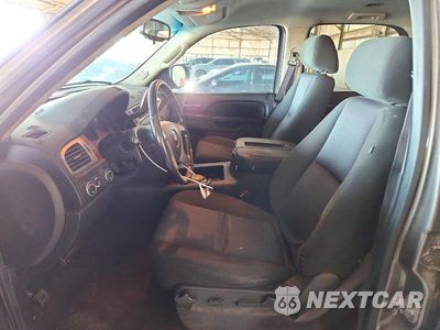 Zdjęcie 7 z 13 samochodu: 2013 CHEVROLET TAHOE K1500 LS VIN:1GNSKAE03DR178818 - miniatura