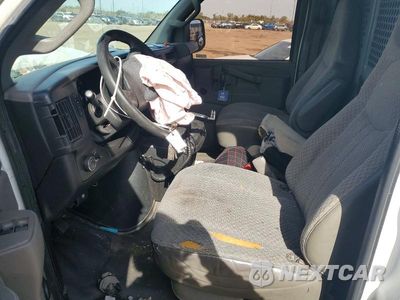 Zdjęcie 7 z 13 samochodu: 2017 CHEVROLET EXPRESS G2500 VIN:1GCWGAFF2H1122176 - miniatura