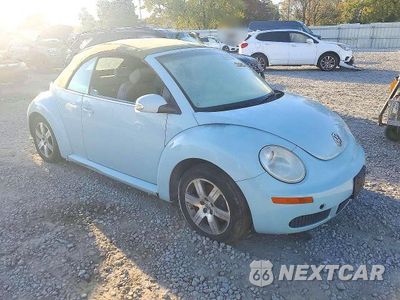 Czwarte zdjęcie samochodu z boku: 2006 VOLKSWAGEN NEW BEETLE CONVERTIBLE OPTION PACKAGE 1 VIN:3VWRF31Y66M327338 - miniatura