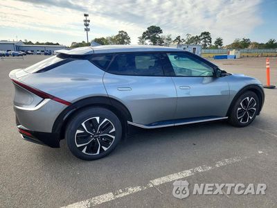 Trzecie zdjęcie samochodu z tyłu: 2023 KIA EV6 WIND VIN:KNDC34LA8P5610922 - miniatura