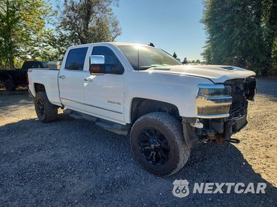 Czwarte zdjęcie samochodu z boku: 2019 CHEVROLET SILVERADO K2500 HEAVY DUTY LTZ VIN:1GC1KTEYXKF159560 - miniatura