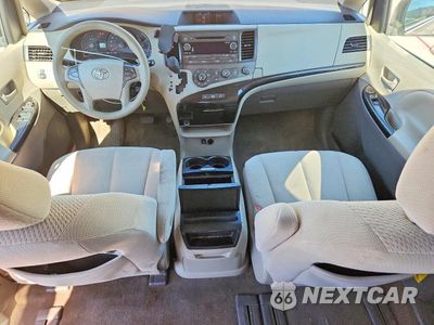 Zdjęcie 8 z 14 samochodu: 2012 TOYOTA SIENNA LE VIN:5TDKK3DC5CS257147 - miniatura