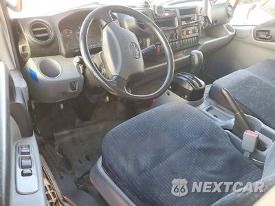 Zdjęcie 8 z 13 samochodu: 2017 HINO 195 BOX TRUCK VIN:JHHSDM2H5HK005568 - miniatura
