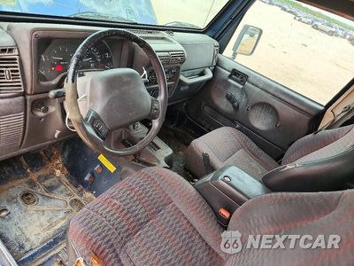 Zdjęcie 8 z 12 samochodu: 2000 JEEP WRANGLER / TJ SPORT VIN:1J4FA49S5YP745357 - miniatura