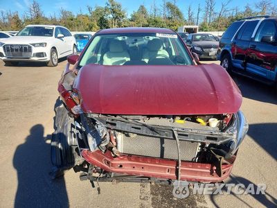 Piąte zdjęcie samochodu w środku: 2017 SUBARU IMPREZA PREMIUM PLUS VIN:4S3GKAD68H3624474 - miniatura