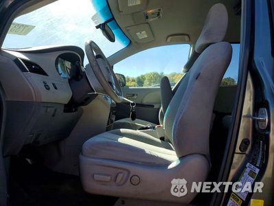 Zdjęcie 7 z 13 samochodu: 2013 TOYOTA SIENNA LE VIN:5TDKK3DC5DS371988 - miniatura