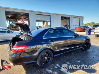 Trzecie zdjęcie samochodu z tyłu: 2010 MERCEDES-BENZ E 550 VIN:WDDHF7CBXAA211005 - miniatura