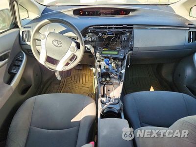 Zdjęcie 8 z 12 samochodu: 2011 TOYOTA PRIUS THREE VIN:JTDKN3DU7B5250558 - miniatura