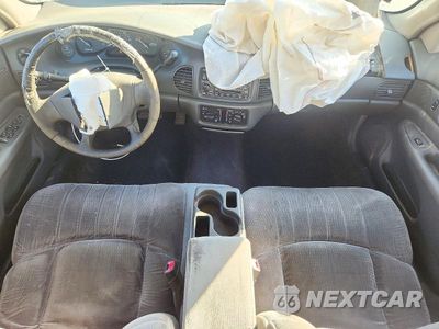 Zdjęcie 8 z 12 samochodu: 2002 BUICK CENTURY CUSTOM VIN:2G4WS52J621290867 - miniatura