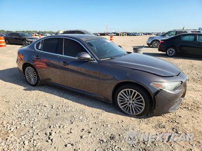 Czwarte zdjęcie samochodu z boku: 2017 ALFA ROMEO GIULIA TI Q4 VIN:ZARFAEEN3H7556921 - miniatura