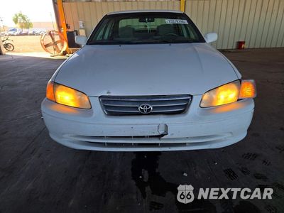 Piąte zdjęcie samochodu w środku: 2001 TOYOTA CAMRY LE VIN:JT2BG22KX10557247 - miniatura