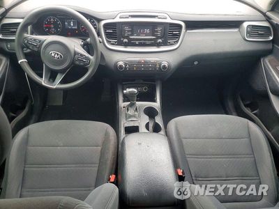 Zdjęcie 8 z 13 samochodu: 2016 KIA SORENTO LX V6 VIN:5XYPG4A51GG036439 - miniatura