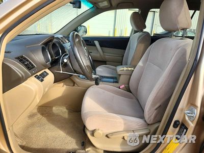 Zdjęcie 7 z 13 samochodu: 2008 TOYOTA HIGHLANDER BASE VIN:JTEES41A382016932 - miniatura