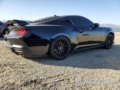 Trzecie zdjęcie samochodu z tyłu: 2025 FORD MUSTANG VIN:1FA6P8TH9S5114421 - miniatura