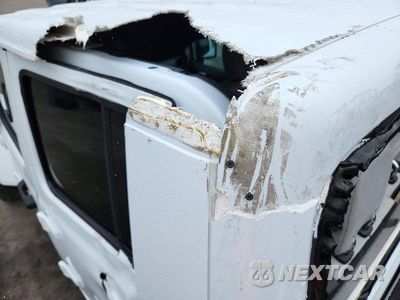 Zdjęcie 13 z 14 samochodu: 2023 JEEP GLADIATOR MOJAVE VIN:1C6JJTEGXPL575313 - miniatura