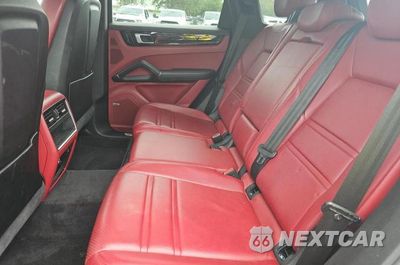 Zdjęcie 6 z 14 samochodu: 2019 PORSCHE CAYENNE VIN:WP1AA2AY2KDA07656 - miniatura
