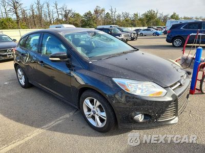 Czwarte zdjęcie samochodu z boku: 2012 FORD FOCUS SE VIN:1FAHP3K26CL322889 - miniatura