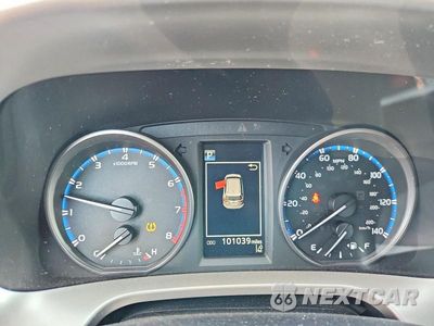 Zdjęcie 9 z 13 samochodu: 2017 TOYOTA RAV4 LE VIN:JTMBFREV2HJ116015 - miniatura
