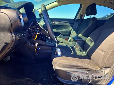 Zdjęcie 7 z 13 samochodu: 2019 KIA FORTE LXS VIN:3KPF24AD9KE137414 - miniatura