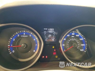 Zdjęcie 9 z 12 samochodu: 2012 HYUNDAI ELANTRA LIMITED VIN:KMHDH4AEXCU197859 - miniatura