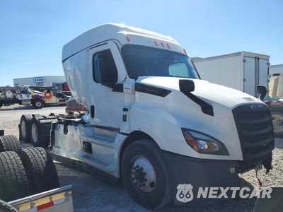 Czwarte zdjęcie samochodu z boku: 2024 FREIGHTLINER CASCADIA 126 TRUCK CAB AND CHASSIS VIN:3AKJHHDR6RSVH0755 - miniatura