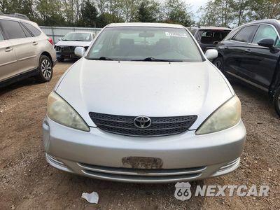 Piąte zdjęcie samochodu w środku: 2002 TOYOTA CAMRY LE VIN:4T1BE32K32U609505 - miniatura