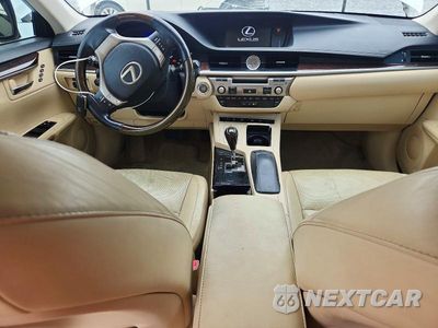 Zdjęcie 8 z 12 samochodu: 2013 LEXUS ES 350 VIN:JTHBK1GG9D2035205 - miniatura